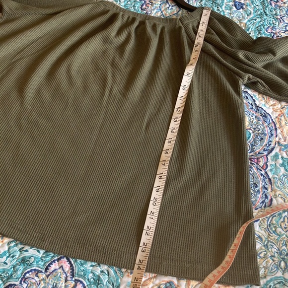 Top - Picture 5 of 9